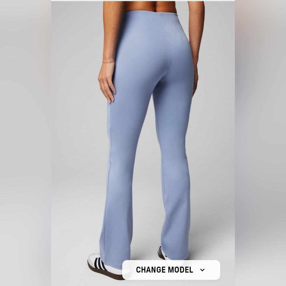 Fabletics 24/7 Kick Flare Pant Ponte High Rise Blue Wedgewood Size Medium - Picture 2 of 14